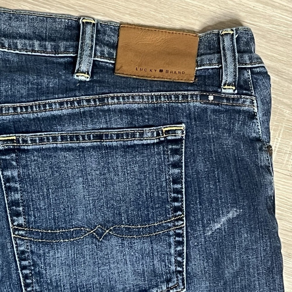 Lucky Brand 181‎ Relaxed Straight Jeans Mens 44x30 Blue Medium Wash Denim Solid